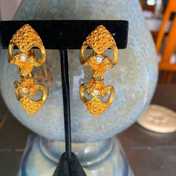 Beautiful Gold plate nuggets clip earrings, Vintage, Mint - Picture 2 of 4